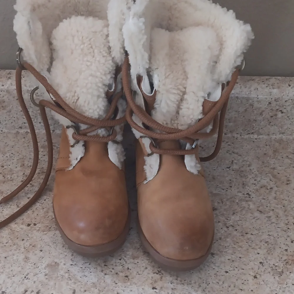 Sorel Women's Joan Of Artic Wedge Tan and Brown Lace-Up Shearling Winter Boots - Picture 5 of 5